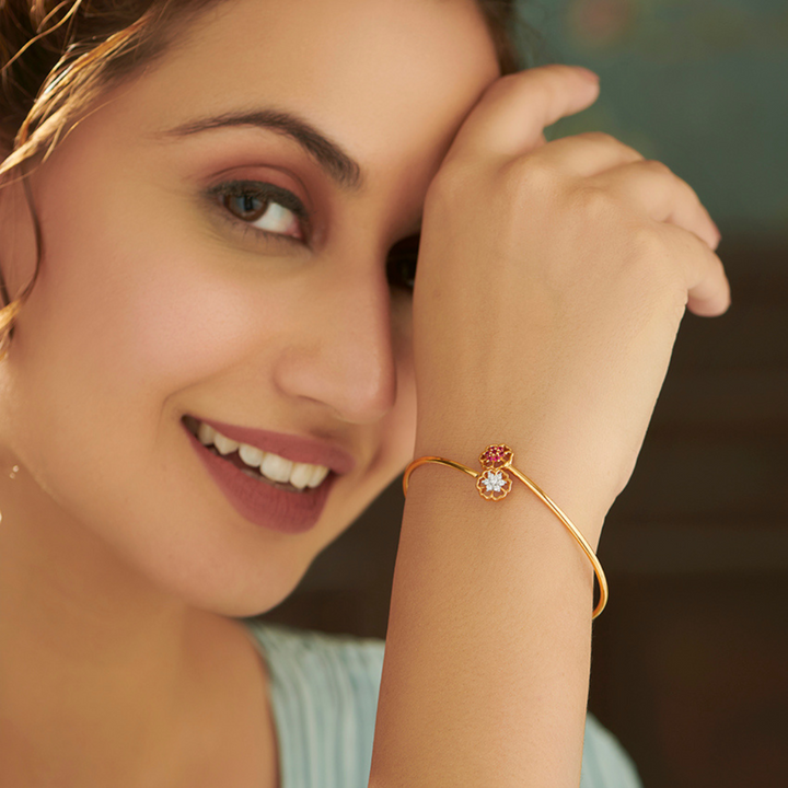 Rosy white bracelet